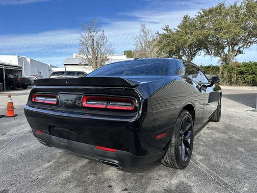 2022 Dodge Challenger SXT