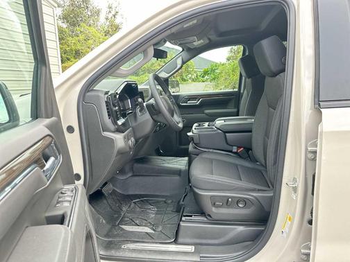 White Sand 2026 Chevrolet Silverado 1500 RST