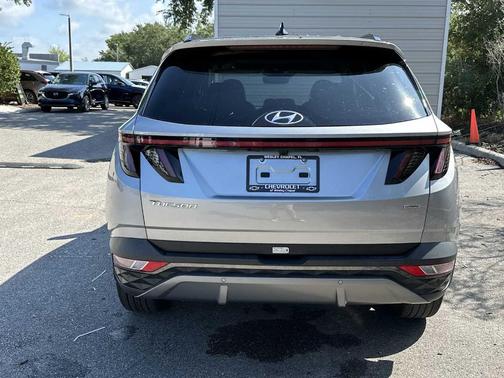 Shimmering Silver 2024 Hyundai TUCSON Limited