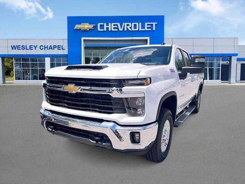 Summit White 2026 Chevrolet Silverado 2500 LT