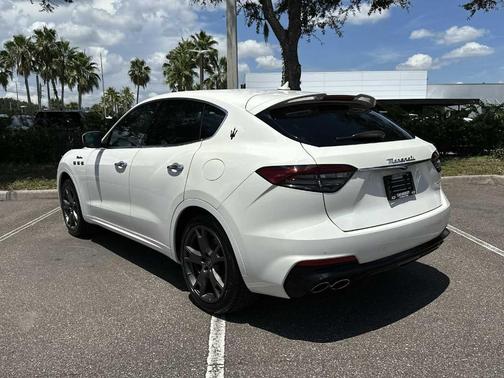 2023 Maserati Levante Modena