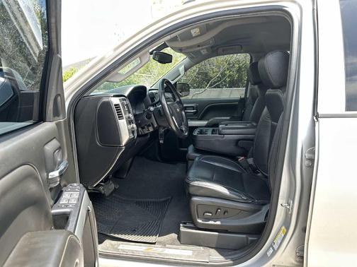Silver Ice Metallic 2018 Chevrolet Silverado 1500 LT