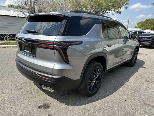Sterling Gray Metallic 2026 Chevrolet Traverse LT