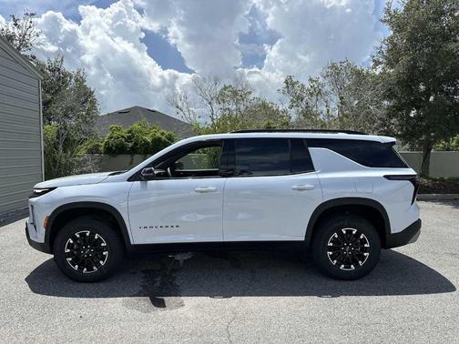 Polar White 2026 Chevrolet Traverse Z71