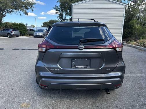 2023 Nissan Kicks SR