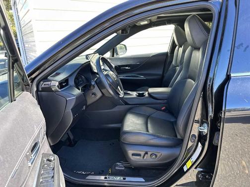 2023 Toyota Venza Nightshade