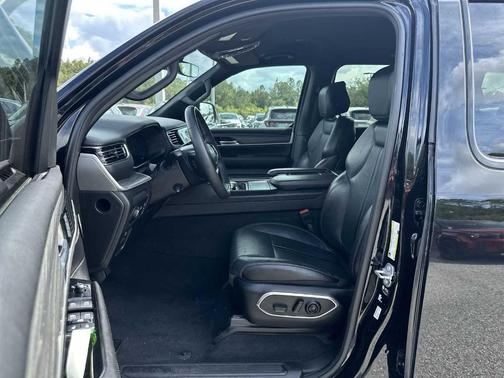 2023 Jeep Wagoneer Series II