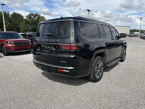 2023 Jeep Wagoneer Series II