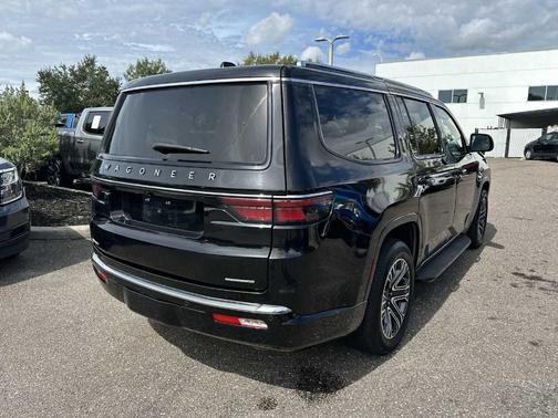 2023 Jeep Wagoneer Series II