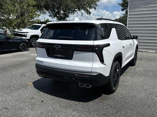 Summit White 2027 Chevrolet Traverse LT