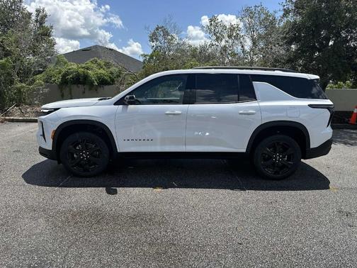 Summit White 2027 Chevrolet Traverse LT
