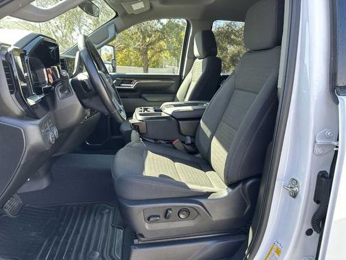 2025 Chevrolet Silverado 2500 LT