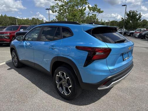 2025 Chevrolet Trax LT