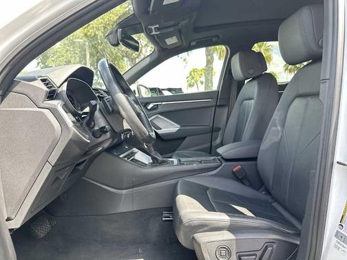 2024 Audi Q3 45 S line Premium