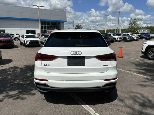 2024 Audi Q3 45 S line Premium
