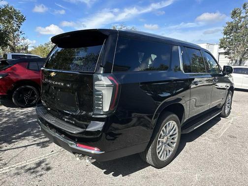 2025 Chevrolet Suburban Premier