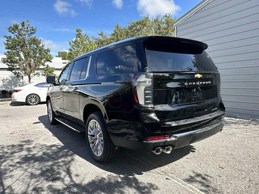 2025 Chevrolet Suburban Premier