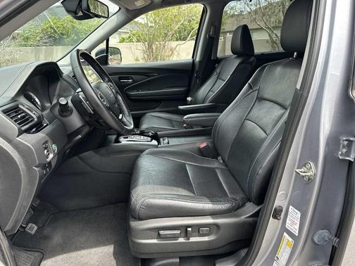 Lunar Silver Metallic 2018 Honda Pilot Elite