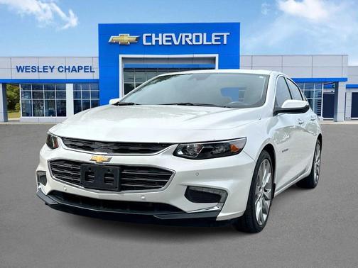Iridescent Pearl Tricoat 2017 Chevrolet Malibu Premier