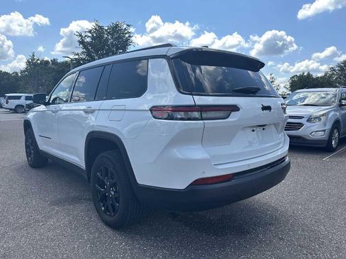 2024 Jeep Grand Cherokee L Laredo