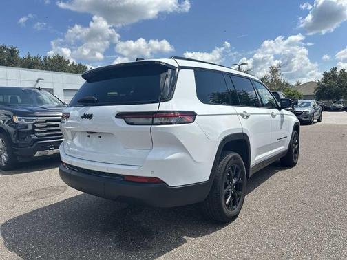 2024 Jeep Grand Cherokee L Laredo