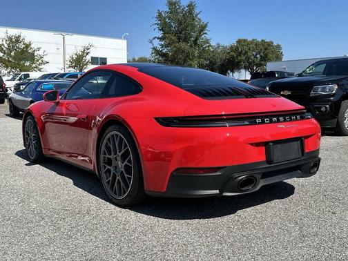 2025 Porsche 911 Carrera