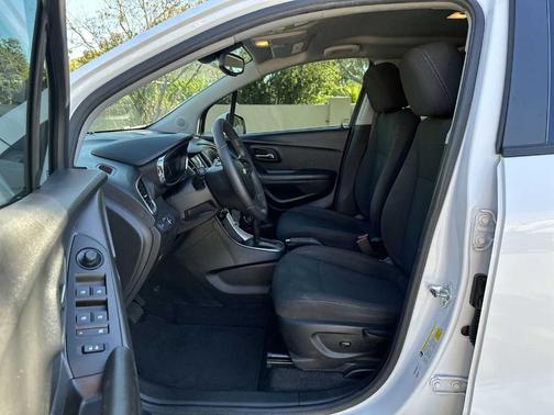 2022 Chevrolet Trax LS