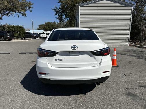 2019 Toyota Yaris Sedan LE
