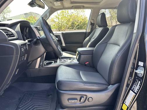 Midnight Black Metallic 2020 Toyota 4Runner SR5 Premium