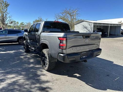 2022 Nissan Frontier S