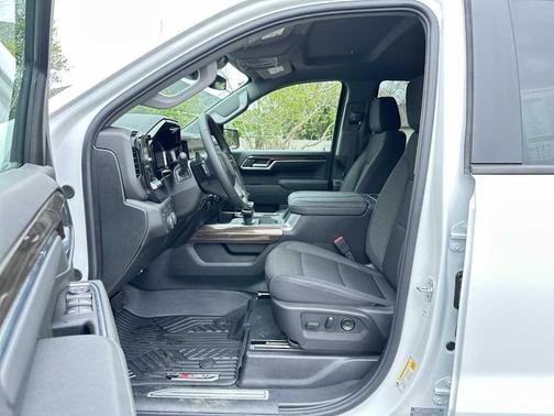 Summit White 2026 Chevrolet Silverado 1500 RST