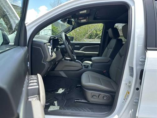 Summit White 2026 Chevrolet Colorado ZR2