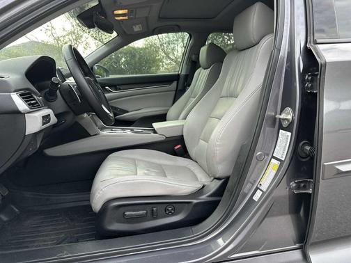 Modern Steel Metallic 2018 Honda Accord Touring 2.0T