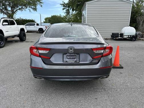 Modern Steel Metallic 2018 Honda Accord Touring 2.0T