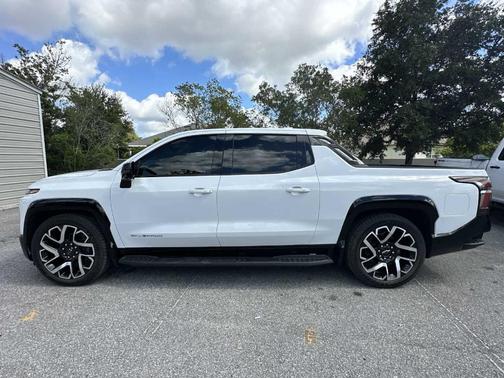 2025 Chevrolet Silverado EV RST