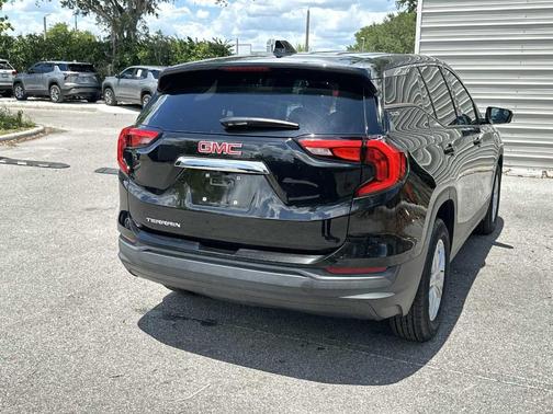 Ebony Twilight Metallic 2020 GMC Terrain SLE