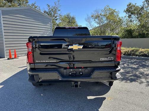 2025 Chevrolet Silverado 3500 High Country