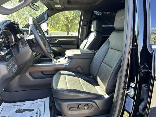 2025 Chevrolet Silverado 3500 High Country