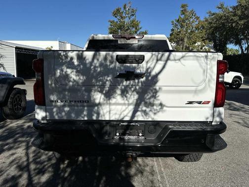 2024 Chevrolet Silverado 1500 ZR2