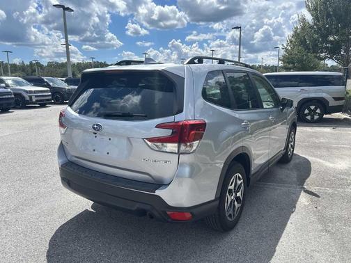 2023 Subaru Forester Premium