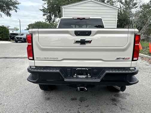 White Sand 2026 Chevrolet Silverado 2500 ZR2