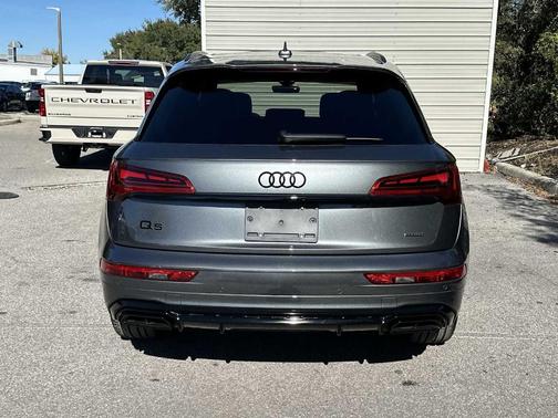 2025 Audi Q5 45 S line quattro Premium