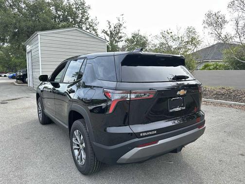 Mosaic Black Metallic 2026 Chevrolet Equinox LT