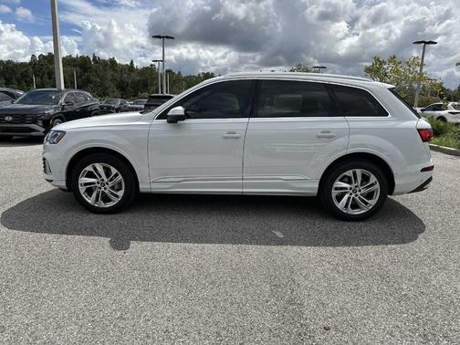 2024 Audi Q7 55 Premium Plus