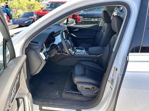 2024 Audi Q7 55 Premium Plus