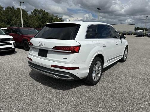 2024 Audi Q7 55 Premium Plus