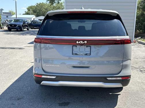 Ceramic Silver 2022 Kia Carnival EX