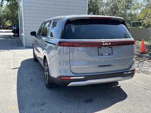 Ceramic Silver 2022 Kia Carnival EX