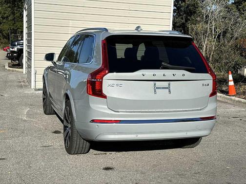 2025 Volvo XC90 B6 Plus 7-Seater