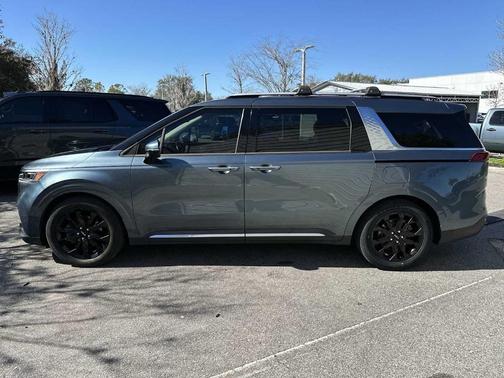 2022 Kia Carnival SX